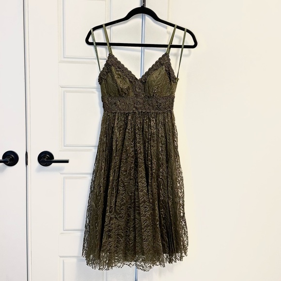 Cache Dress - Picture 1 of 7
